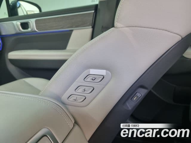 Hyundai Santa Fe 2024 — Photo 2/20