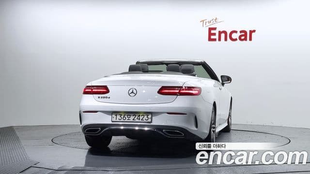 Mercedes-Benz E-Class 2018 — ფოტო 17/20