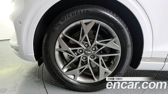Genesis GV70 2021 — ფოტო 5/20
