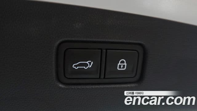 Genesis GV70 2021 — ფოტო 18/20