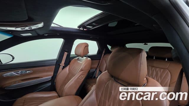 Genesis GV70 2021 — ფოტო 19/20