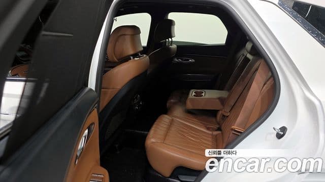 Genesis GV70 2021 — ფოტო 20/20