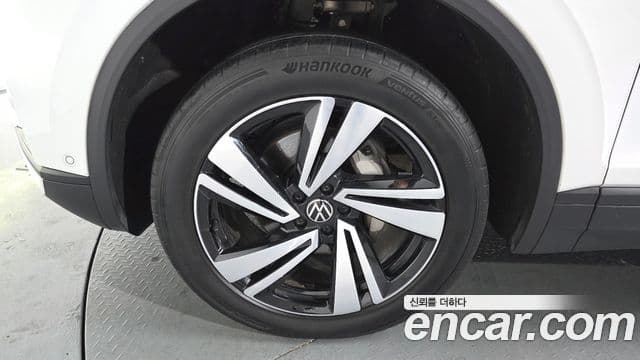 Volkswagen Touareg 2023 — Şəkil 5/20