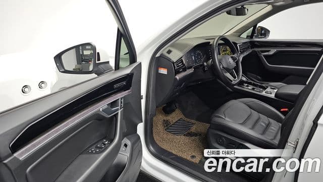 Volkswagen Touareg 2023 — Şəkil 11/20