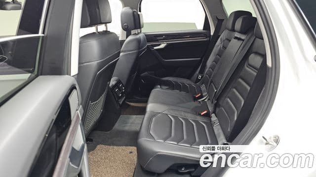 Volkswagen Touareg 2023 — Şəkil 12/20