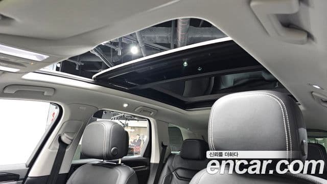 Volkswagen Touareg 2023 — Şəkil 18/20