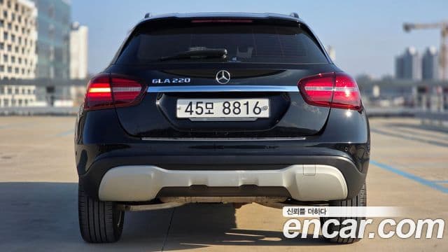 Mercedes-Benz GLA-Class 2019 — Şəkil 4/20
