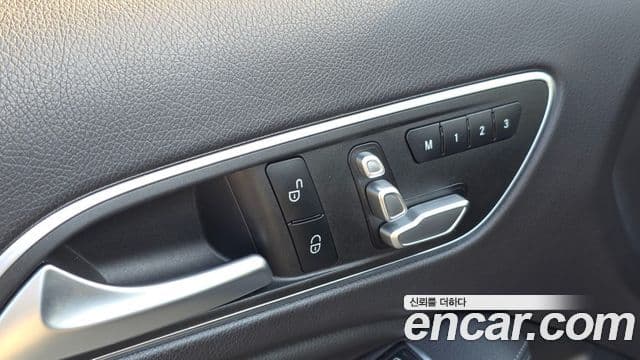 Mercedes-Benz GLA-Class 2019 — Şəkil 20/20