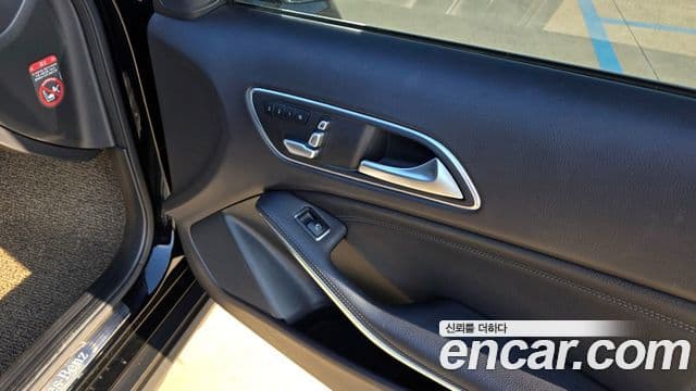 Mercedes-Benz GLA-Class 2019 — Şəkil 7/20