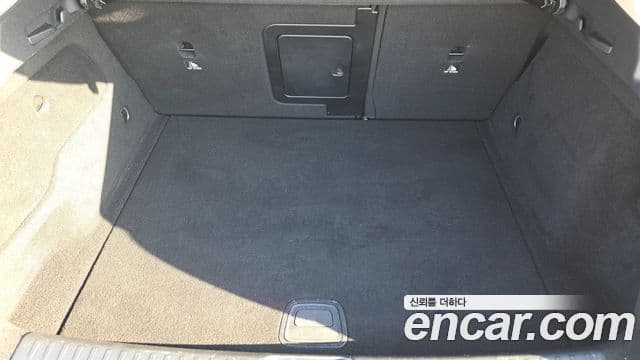 Mercedes-Benz GLA-Class 2019 — Şəkil 9/20