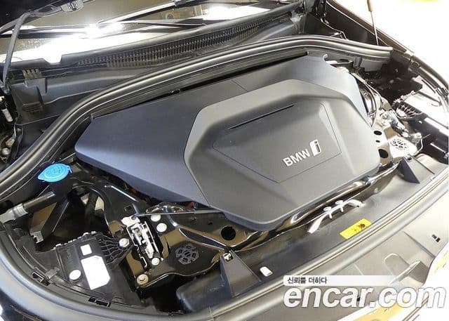 BMW iX1 2025 — Photo 6/20