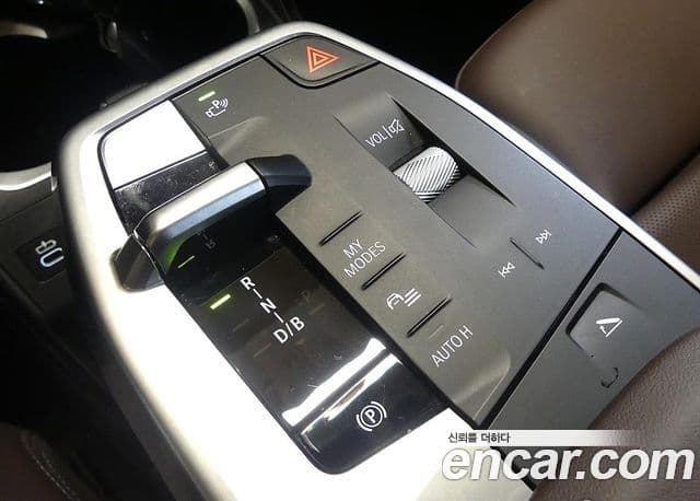 BMW iX1 2025 — Photo 15/20