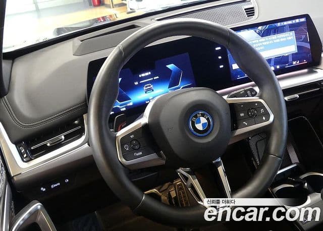 BMW iX1 2025 — Photo 14/20