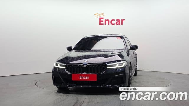 BMW 5 Series 2022 — Photo 12/20