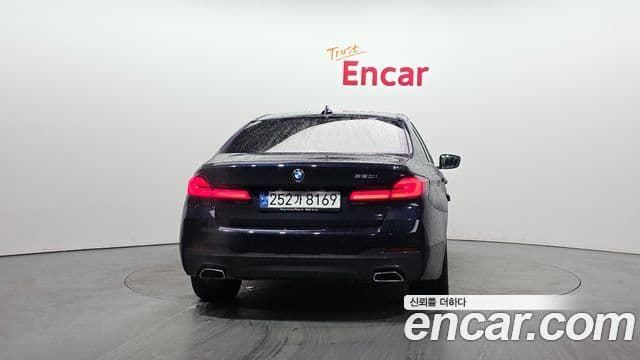 BMW 5 Series 2022 — Photo 13/20