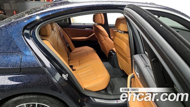 BMW 5 Series 2022 — Photo 17/20
