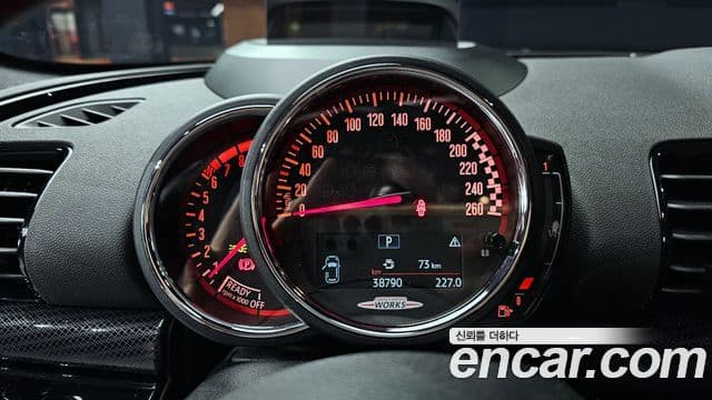 Mini Cooper S Clubman 2020 — Фото 7/20