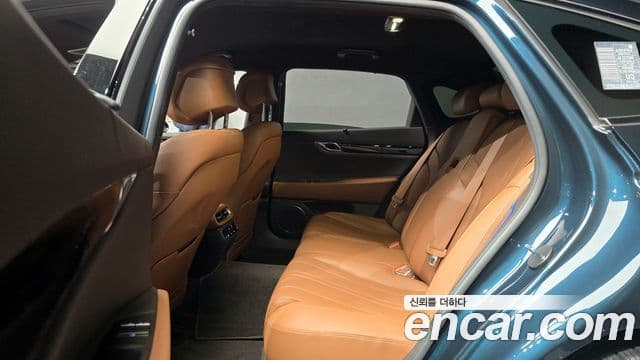 Genesis Electrified G80 2023 — Şəkil 13/20