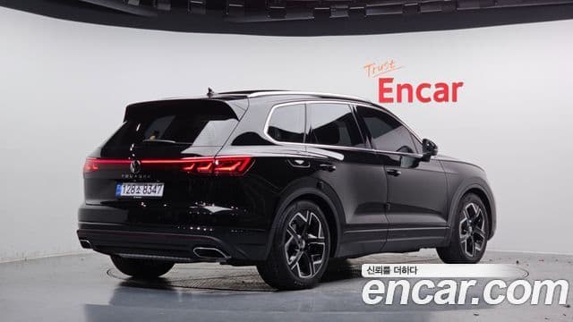 Volkswagen Touareg 2024 — ფოტო 1/20