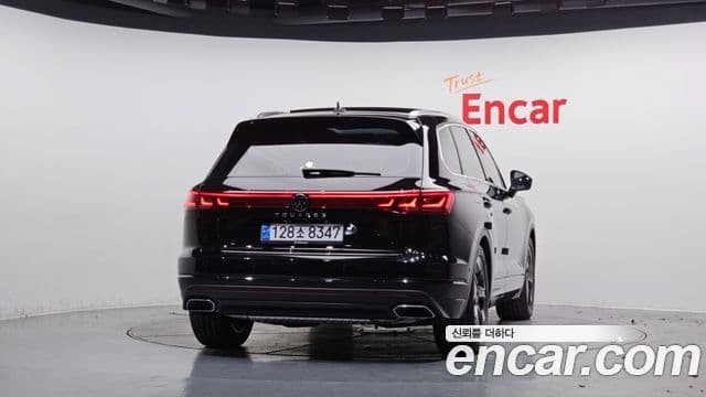 Volkswagen Touareg 2024 — ფოტო 3/20