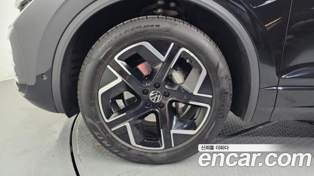 Volkswagen Touareg 2024 — ფოტო 4/20
