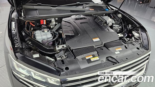 Volkswagen Touareg 2024 — ფოტო 5/20