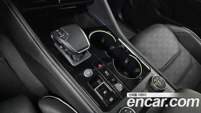 Volkswagen Touareg 2024 — ფოტო 7/20