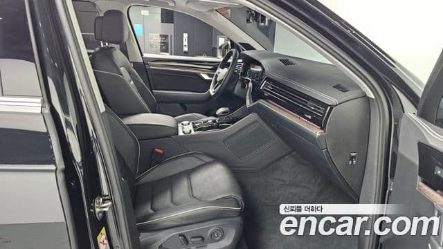 Volkswagen Touareg 2024 — ფოტო 10/20