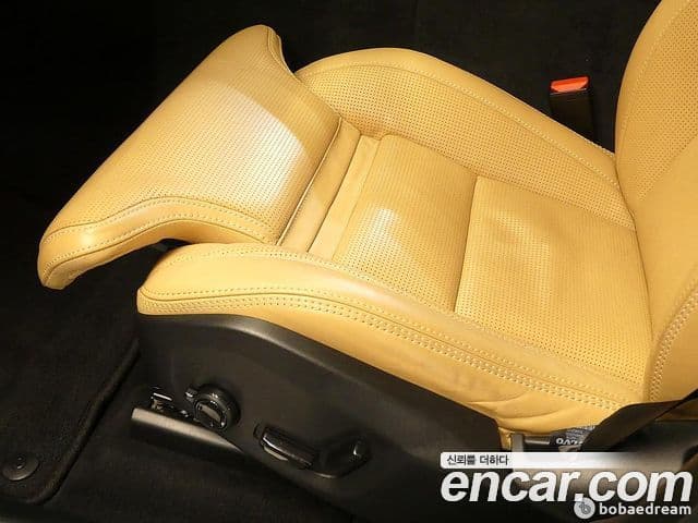 Volvo XC60 2022 — ფოტო 12/20