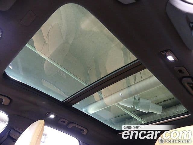 Volvo XC60 2022 — ფოტო 19/20