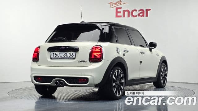 Mini Cooper S 2020 — ფოტო 2/20