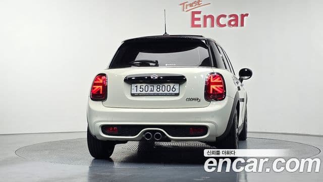 Mini Cooper S 2020 — ფოტო 4/20