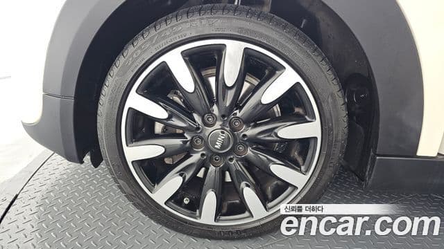 Mini Cooper S 2020 — ფოტო 5/20