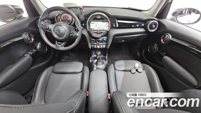 Mini Cooper S 2020 — ფოტო 10/20
