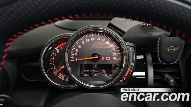 Mini Cooper S 2020 — ფოტო 7/20