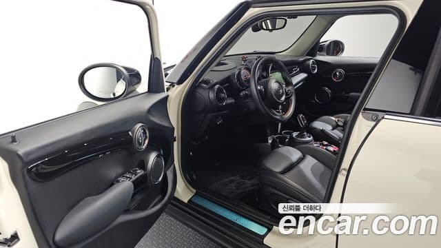 Mini Cooper S 2020 — ფოტო 9/20