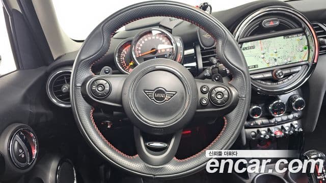 Mini Cooper S 2020 — ფოტო 13/20