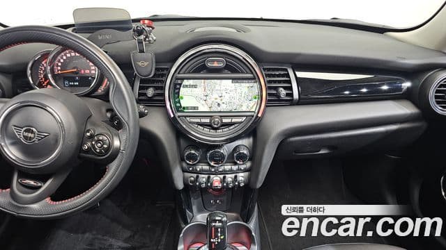 Mini Cooper S 2020 — ფოტო 14/20