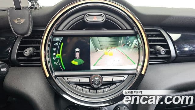 Mini Cooper S 2020 — ფოტო 15/20