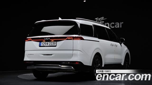 Kia Carnival 2023 — Фото 2/20