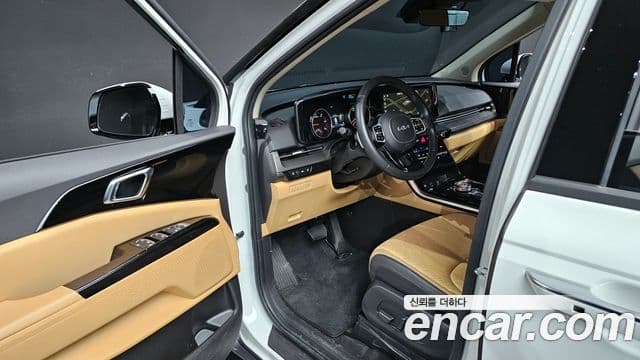 Kia Carnival 2023 — Фото 11/20