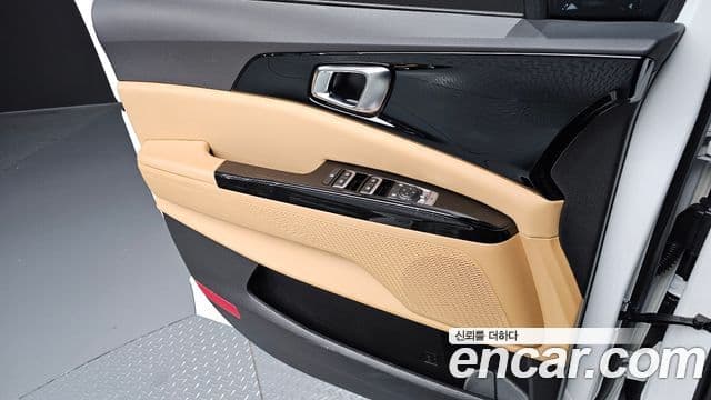 Kia Carnival 2023 — Фото 15/20