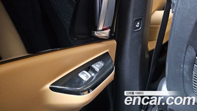 Kia Carnival 2023 — Фото 19/20