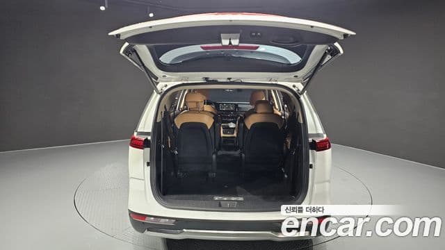 Kia Carnival 2023 — Фото 20/20