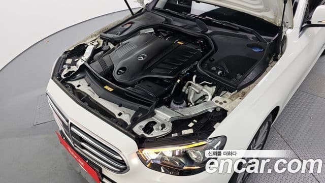 Mercedes-Benz E-Class 2021 — Şəkil 18/20