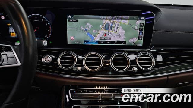 Mercedes-Benz E-Class 2021 — Şəkil 19/20