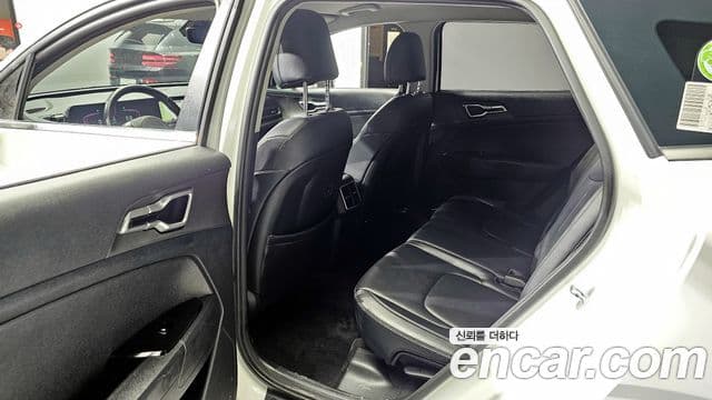 Kia Sportage 2022 — ფოტო 11/20