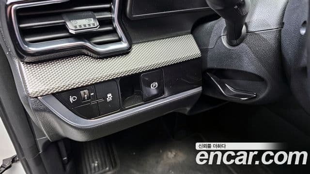 Kia Sportage 2022 — ფოტო 19/20