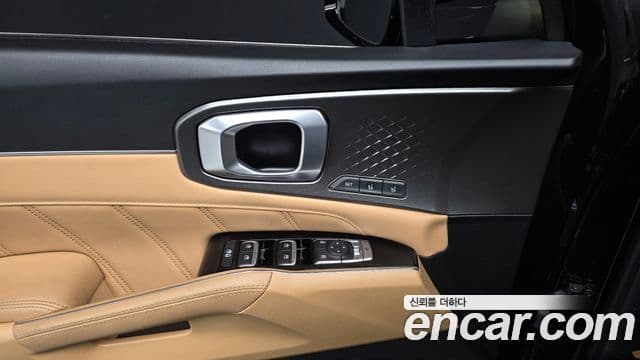 Kia Sorento 2022 — ფოტო 17/20