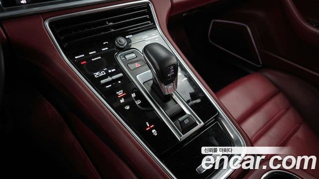 Porsche Panamera 2018 — Şəkil 9/20